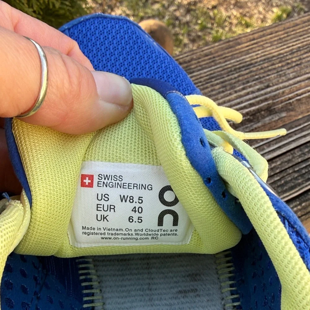 On Cloud Running Blue & Neon Yellow Cloudventure Trail Sneakers size 8.5 - Picture 5 of 6